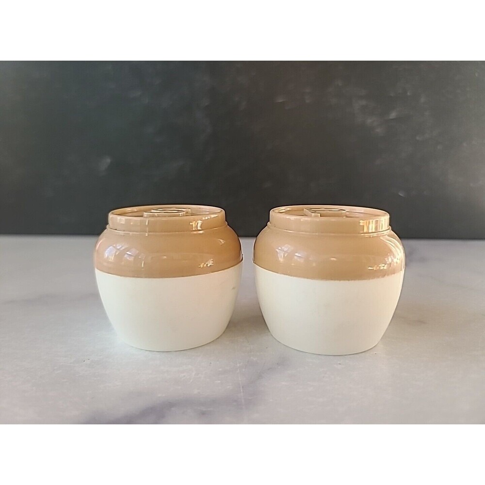 Oran Locker Plastic Honey Pot Salt And Pepper Shakers, Vintage